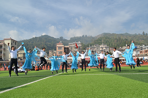 教师华尔兹.jpg